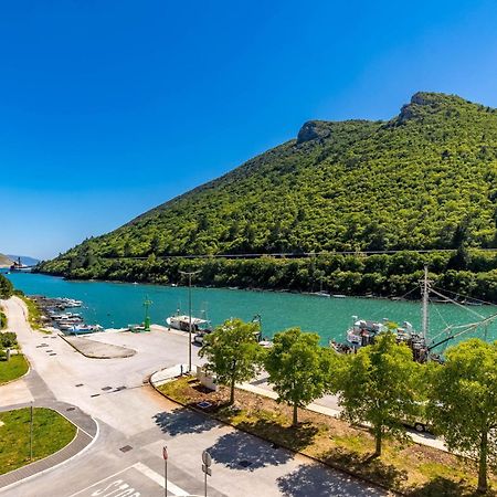 Seafront Villa Andrijana - Happy Rentals Plomin Luaran gambar