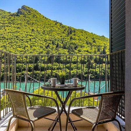 Seafront Villa Andrijana - Happy Rentals Plomin Luaran gambar