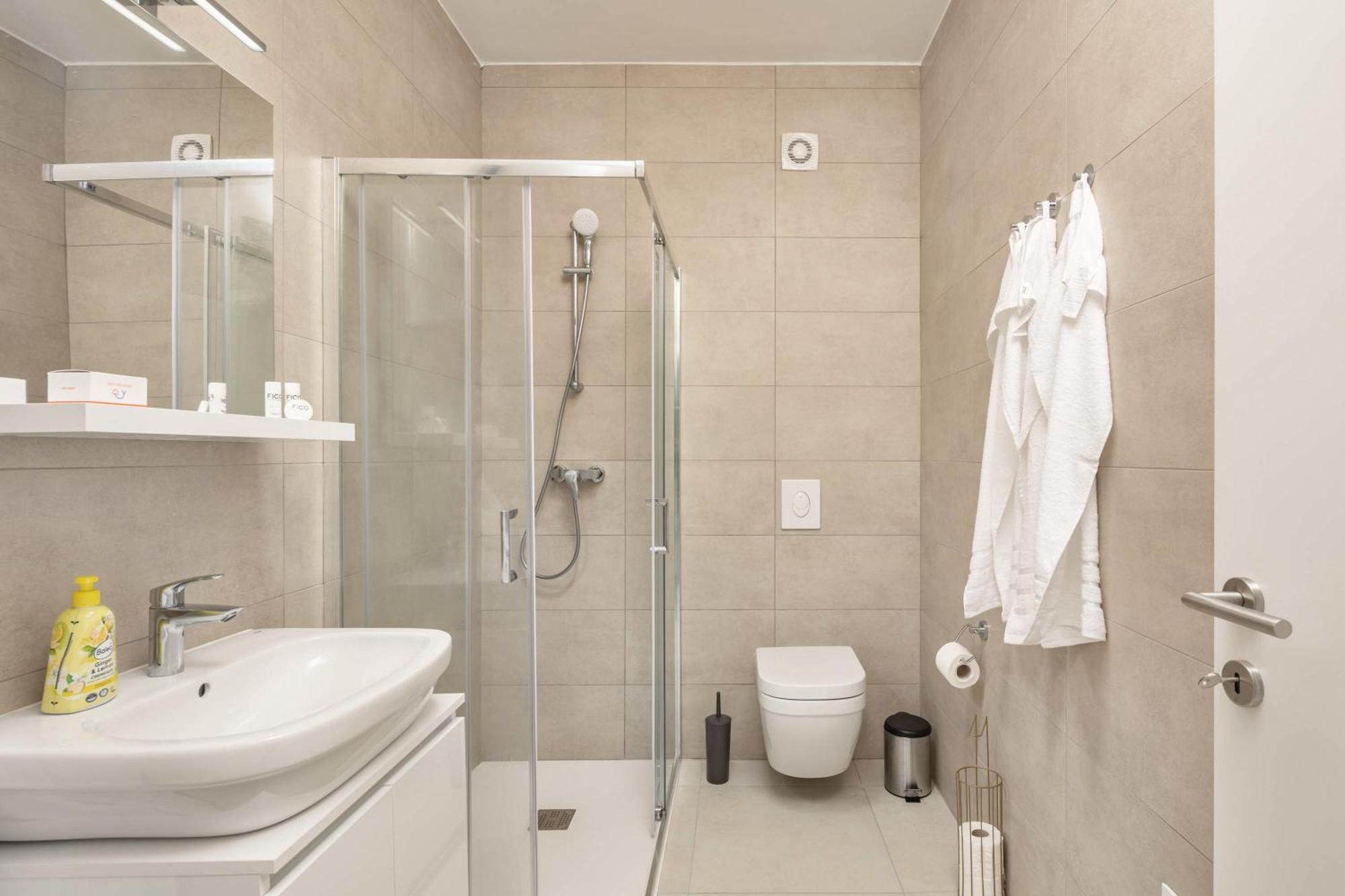 Seafront Villa Andrijana - Happy Rentals Plomin Luaran gambar