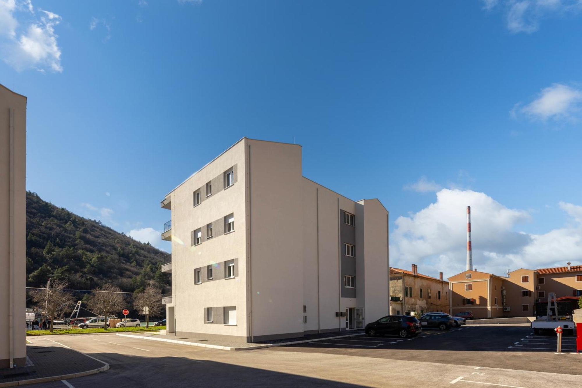 Seafront Villa Andrijana - Happy Rentals Plomin Luaran gambar