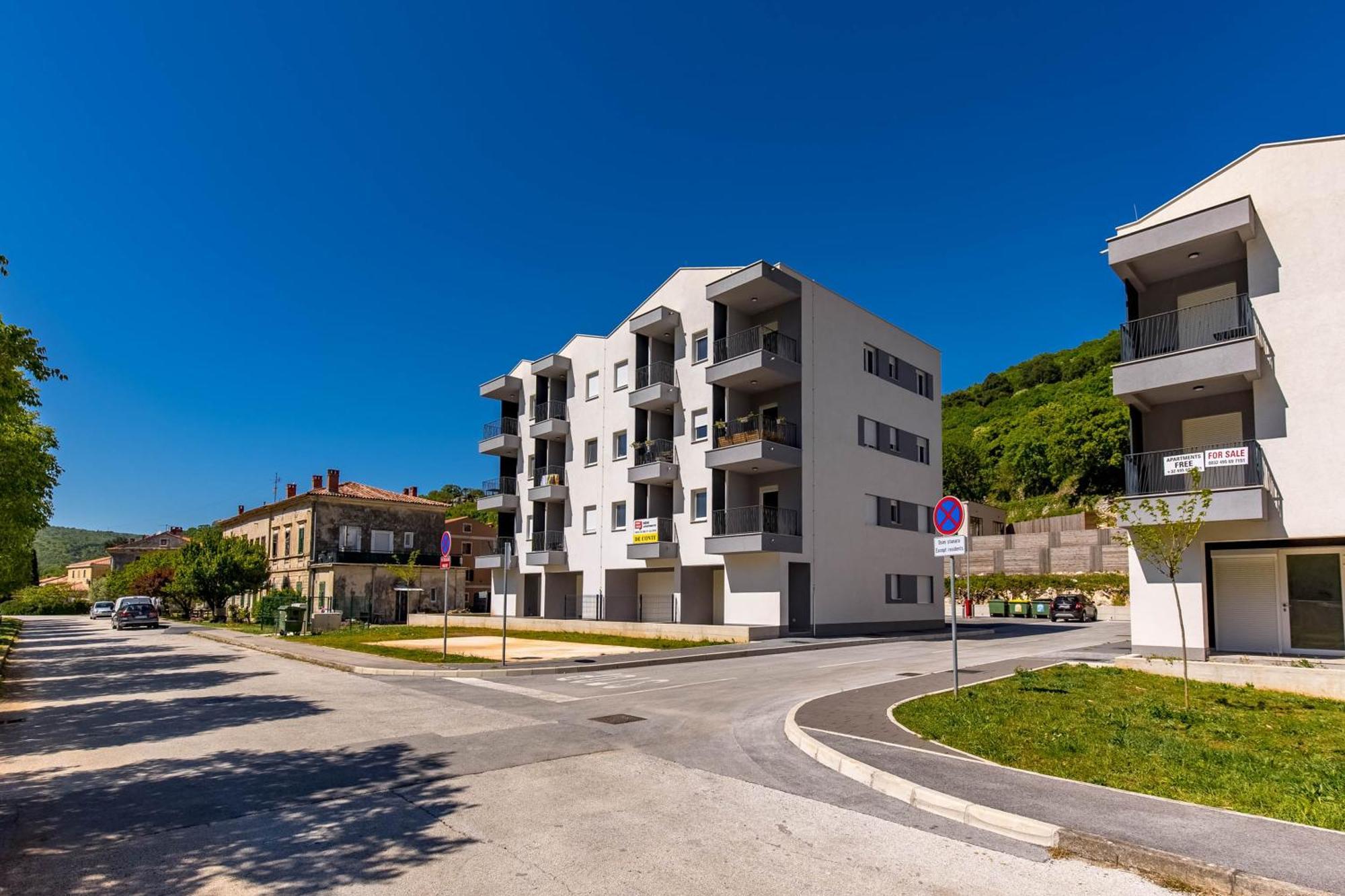 Seafront Villa Andrijana - Happy Rentals Plomin Luaran gambar