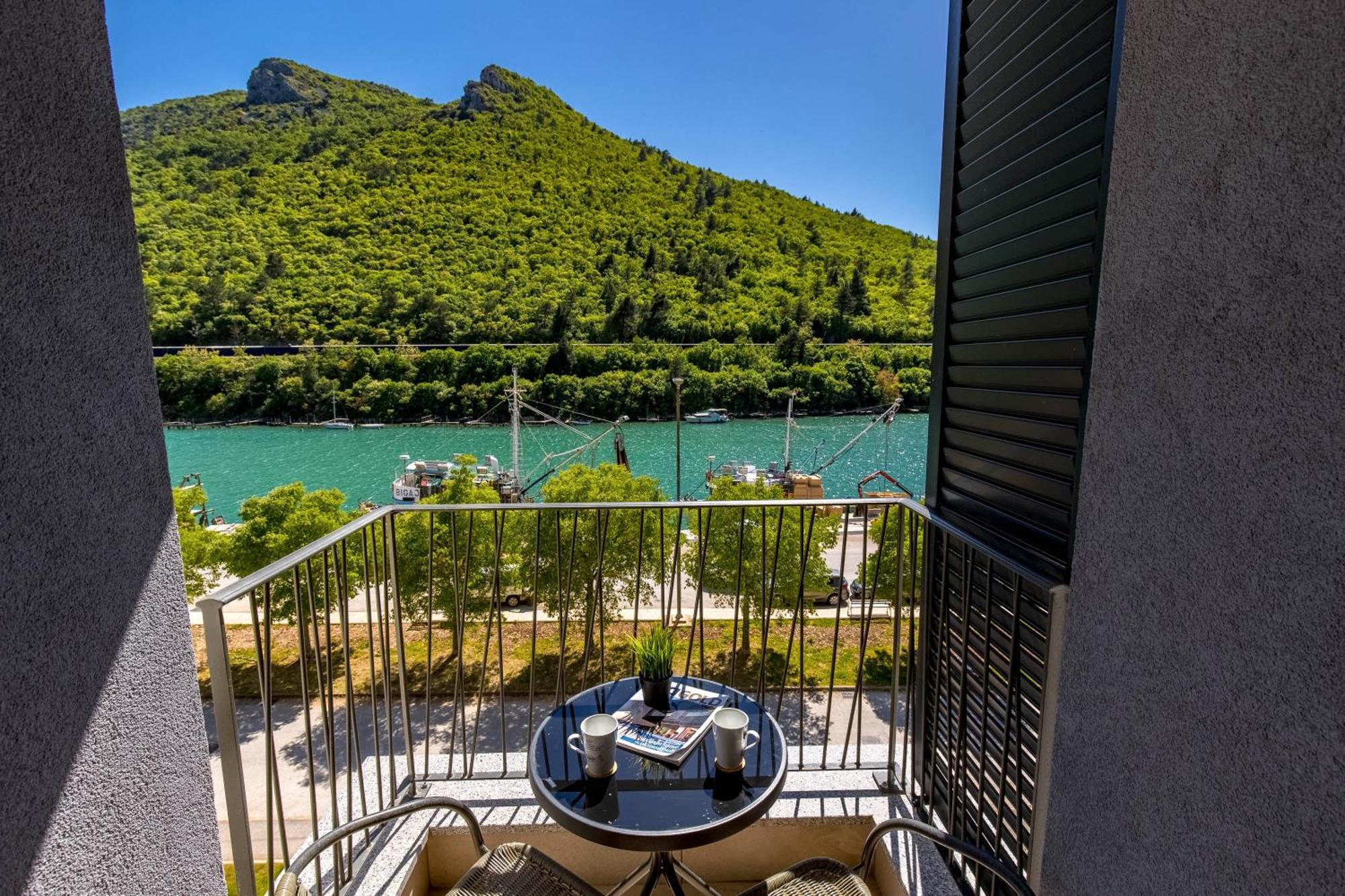 Seafront Villa Andrijana - Happy Rentals Plomin Luaran gambar