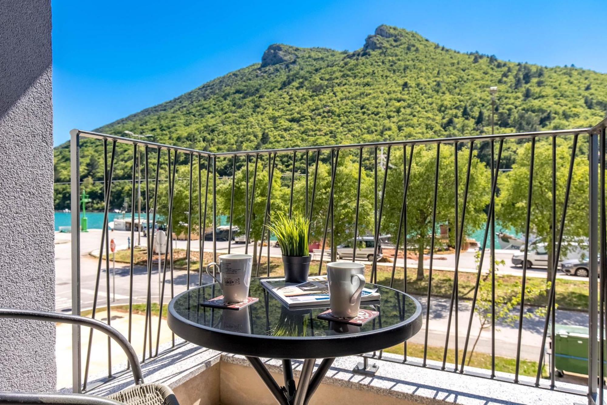 Seafront Villa Andrijana - Happy Rentals Plomin Luaran gambar
