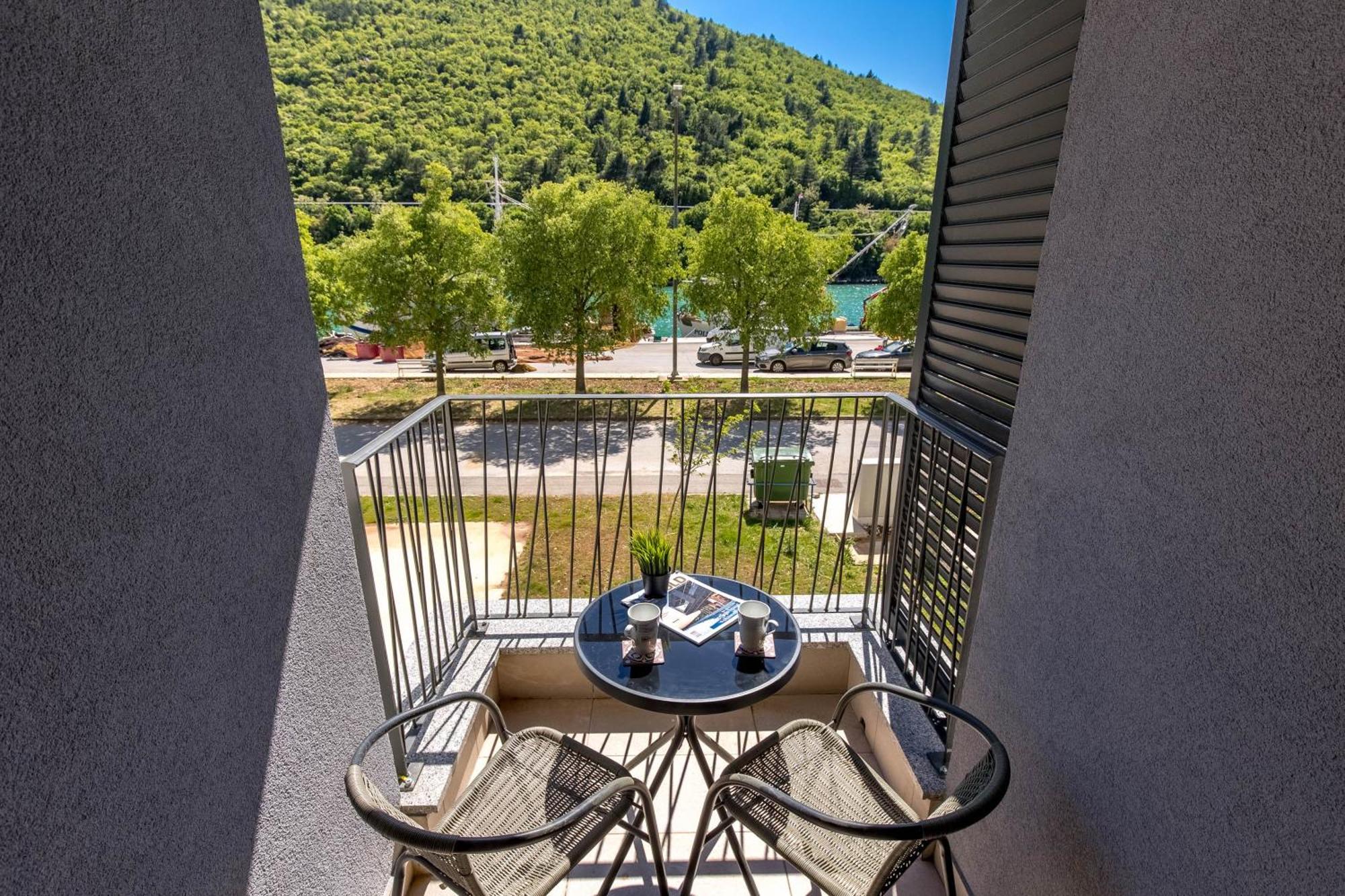 Seafront Villa Andrijana - Happy Rentals Plomin Luaran gambar
